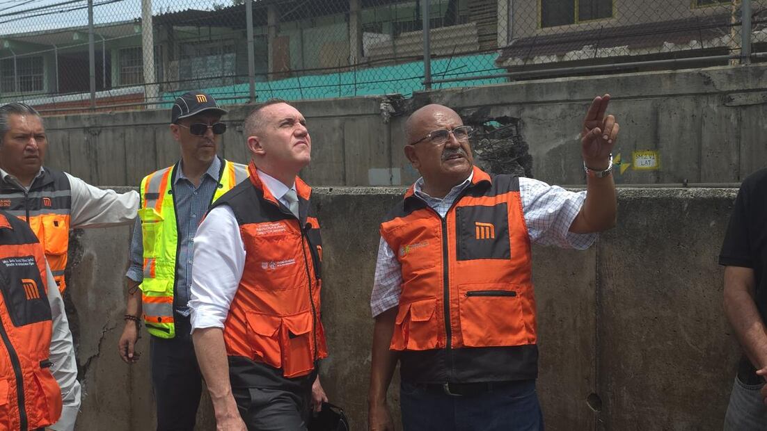 El director del Metro, Adrián Rubalcava (izq),  recordó que la Línea A será rehabilitada con recursos federales a partir de 2026. (Foto: especial)