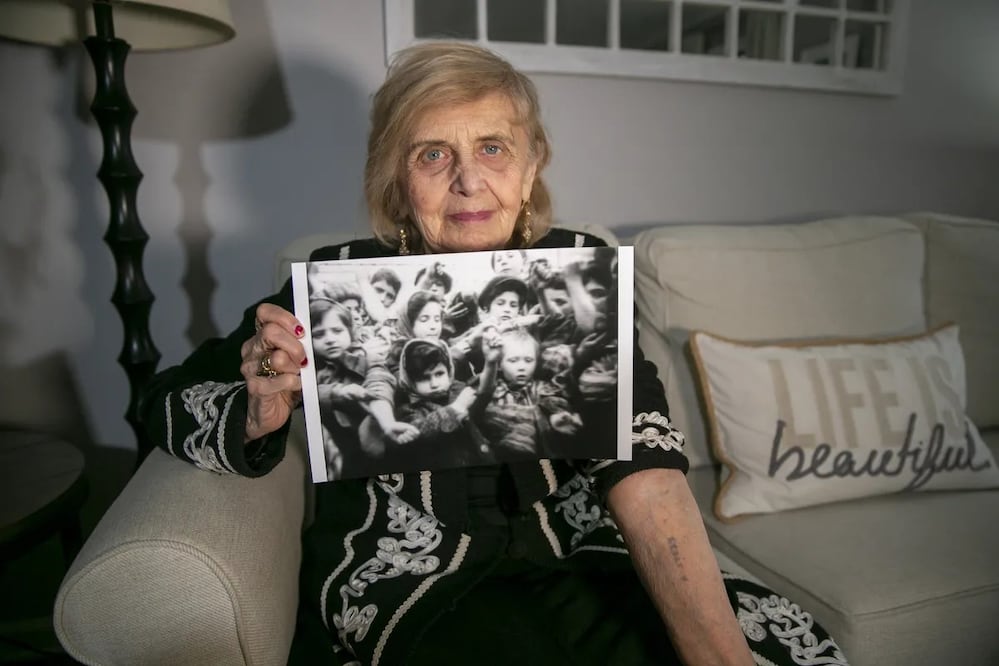Tova Friedman, de 85 años. Foto: Ted Shaffrey/AP