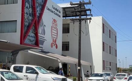 Cae estudiante de tercer piso de edificio de la Facultas de Ciencias Químicas de la UANL; se desconoce si se trató de un accidente