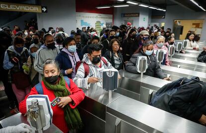 Línea 12: Metro CDMX hace revisión en sistema de energía; usuarios reportan retrasos 