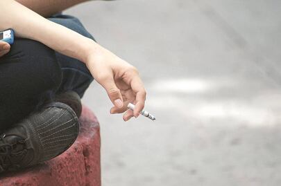 Encuesta: aumenta consumo de drogas en adultos; baja en jóvenes