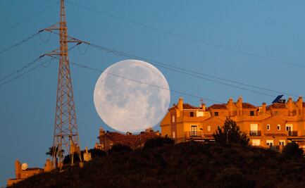 "Viento terrestre" podría ser uno de los responsables de que haya agua en la Luna
