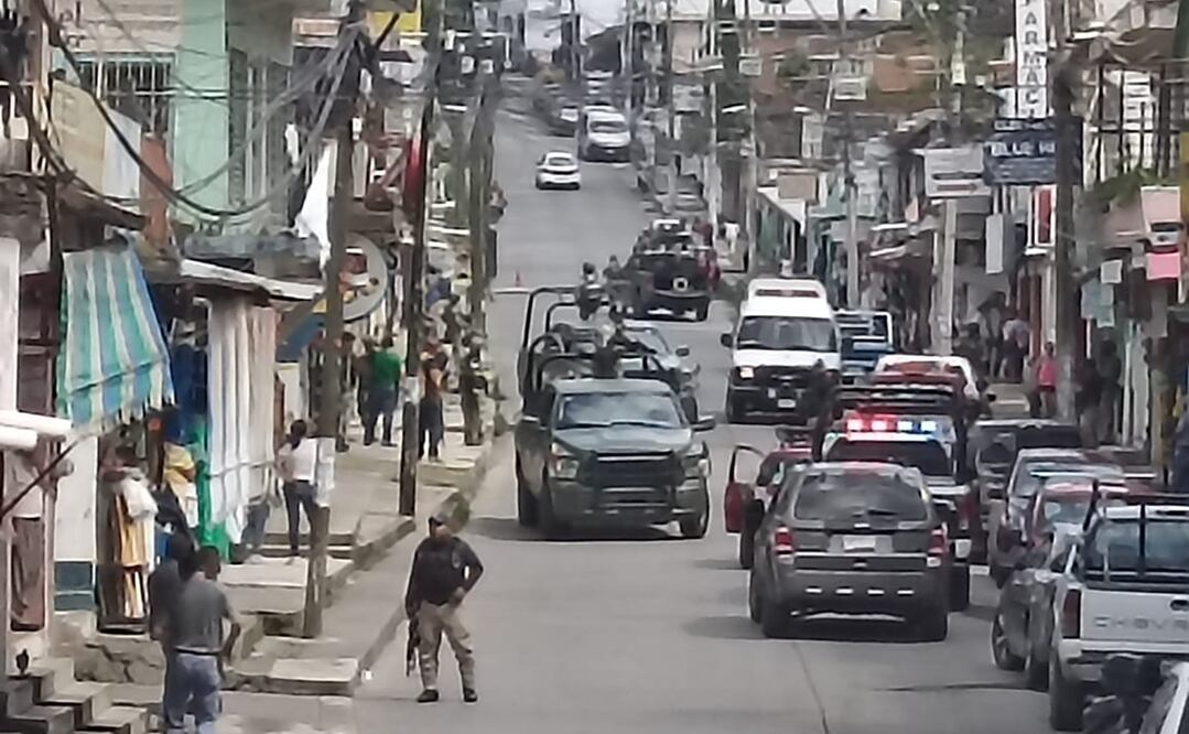 Mientras los sicarios huyeron, fuerzas policiales implementaron un operativo de seguridad. Foto: Especial