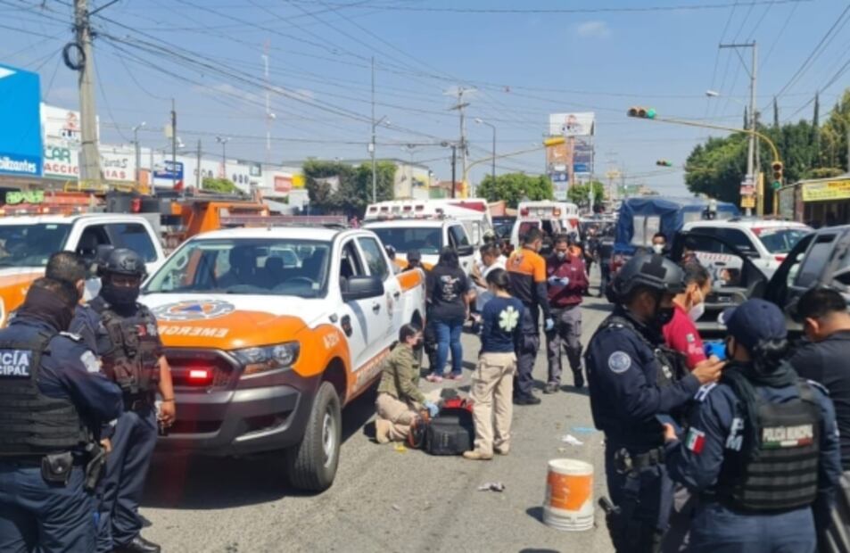 Captan en video explosión de camioneta con pirotecnia en Puebla 