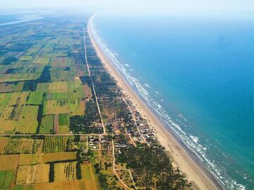 Conoce Playa Novillero en Nayarit, la más larga de México