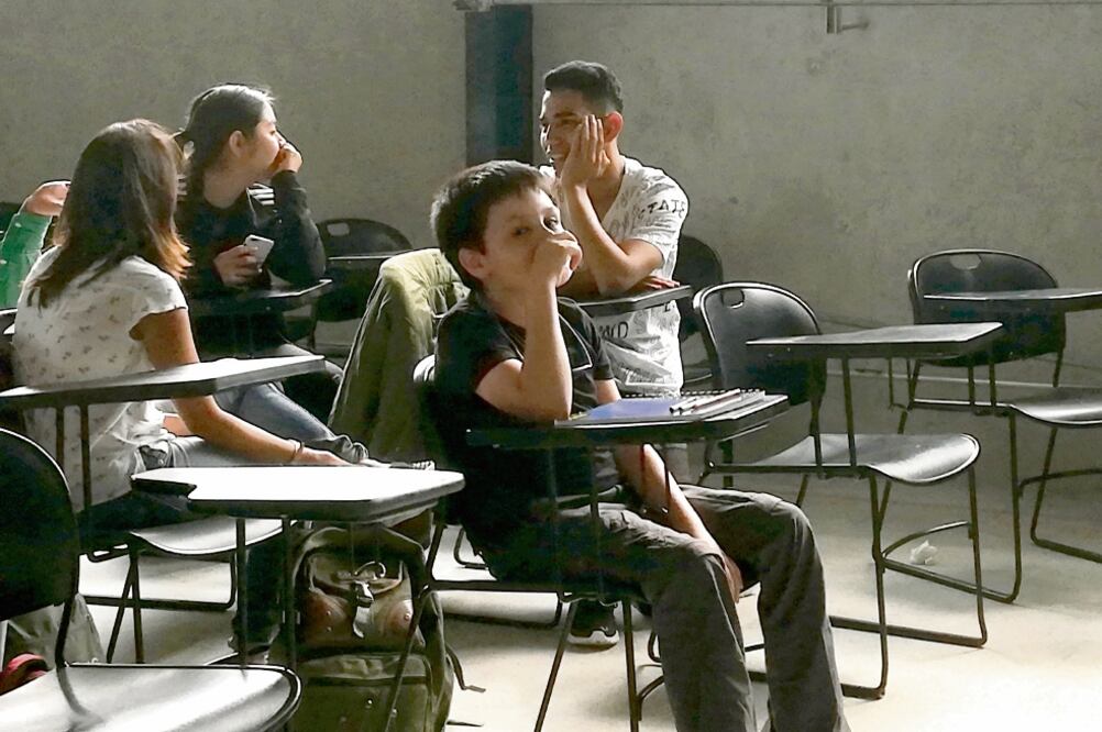 Ayer fue el primer día de clases de Carlos Antonio Santamaría Díaz en la licenciatura en Física Biomédica de la Facultad de Ciencias de la Universidad Nacional Autónoma de México. Foto: TERESA MORENO. EL UNIVERSAL