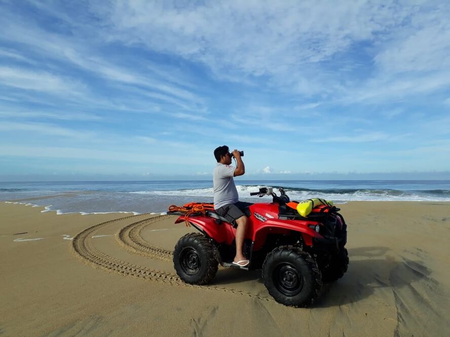 La búsqueda del joven se ha extendido por zonas aledañas, mientras que un helicóptero de la Secretaría de Marina sobrevuela la zona (FOTO: Especial)