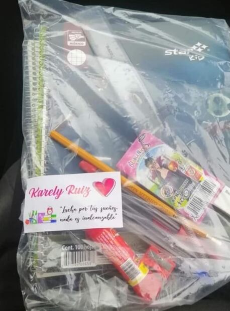 Karely Ruiz sale a las calles de Nuevo León para regalar útiles escolares