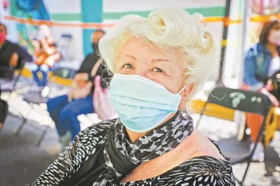 Vacunación les devuelve la esperanza: concluye aplicación de primera dosis en CDMX