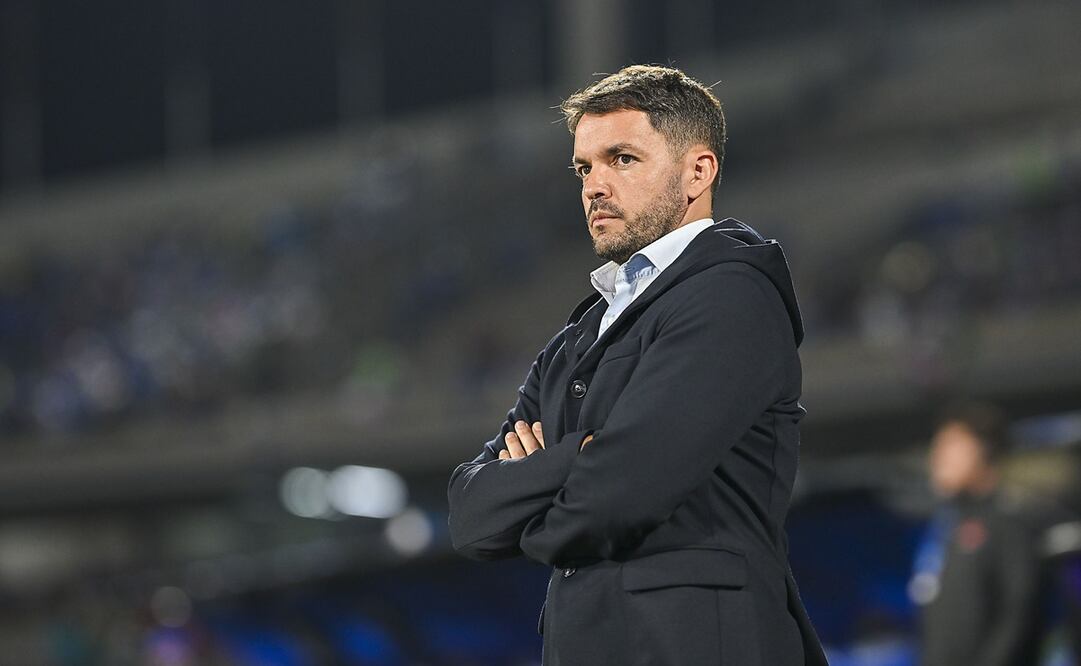 El técnico de Cruz Azul durante un partido de Liga MX en el Estadio Olímpico Universitario | FOTO: Imago7