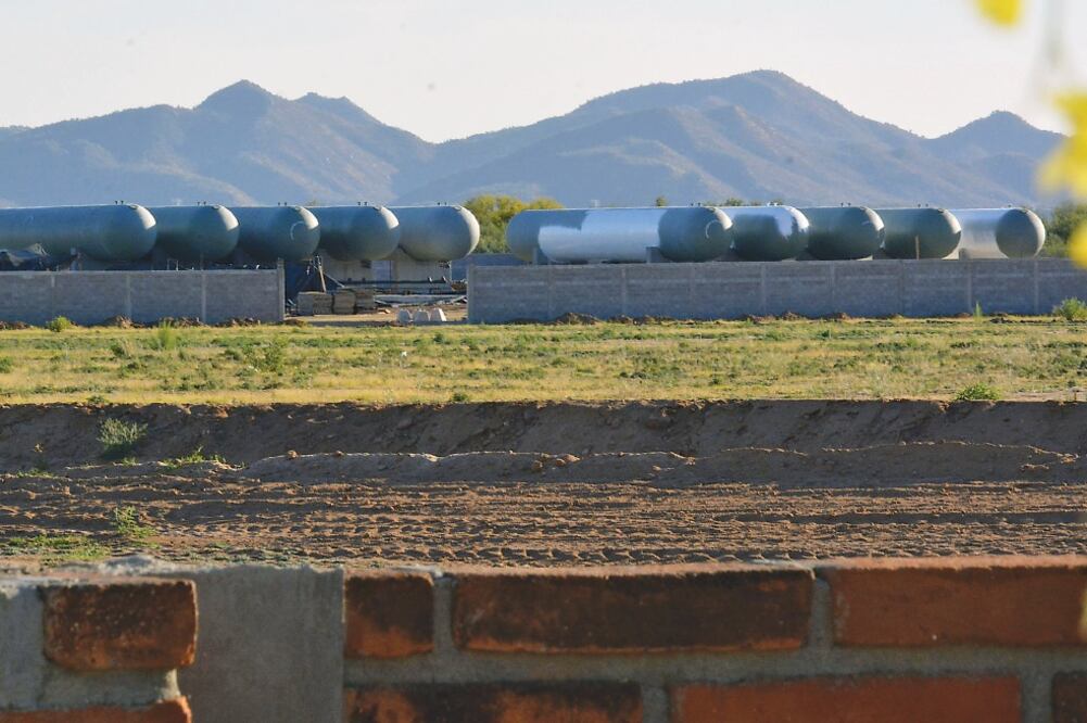 Los vecinos de Estación Zamora lamentan que la única fuente de empleo “g rande” de la región sea la misma que les presenta una amenaza. Algunos habitantes ya han protestado, pero otros tienen miedo a represalias (AMALIA ESCOBAR. EL UNIVERSAL)