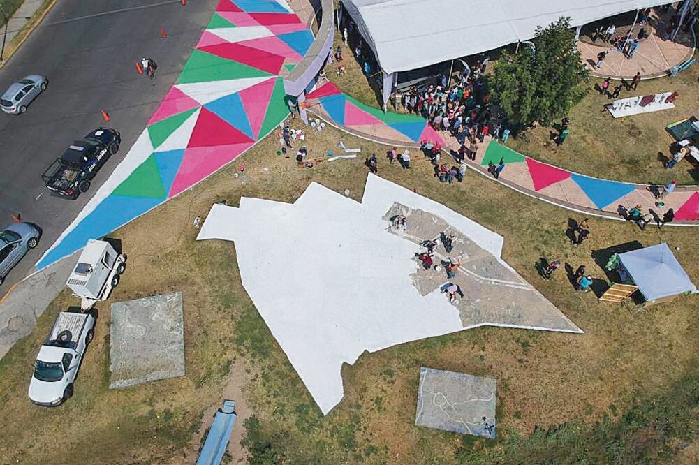 El Paseo Cultural Mujeres Libres, en la colonia Santa Martha Acatitla, mide 3 kilómetros de longitud para beneficiar a las vecinas. (ESPECIAL)