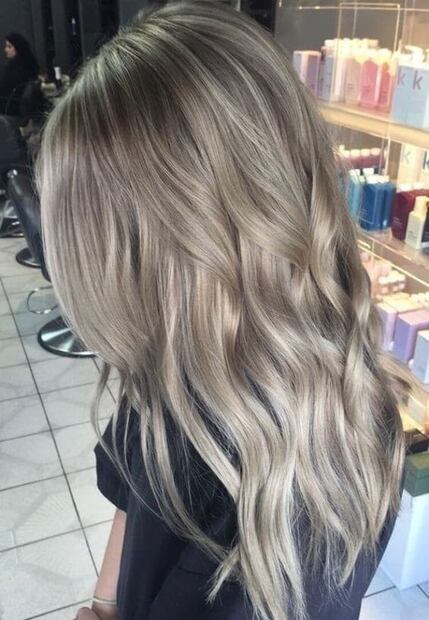 5 colores de pelo que te harán lucir más joven y están de moda