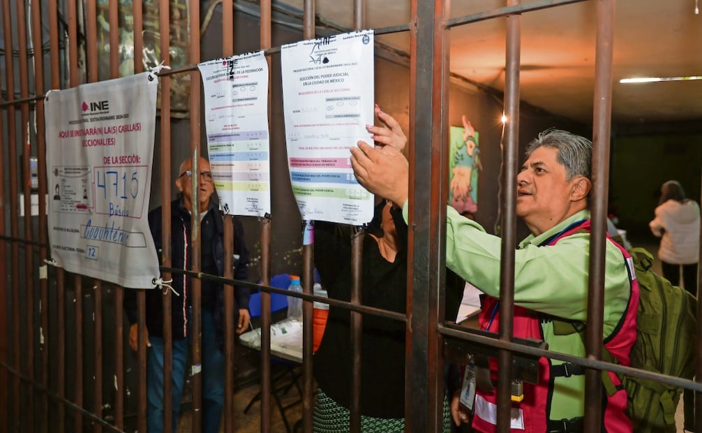 Al concluir la jornada, la casilla 4715, instalada en la colonia Centro, en la alcaldía Cuauhtémoc, dio a conocer la participación de 97 personas. Foto: Francisco Rodríguez / EL UNIVERSAL