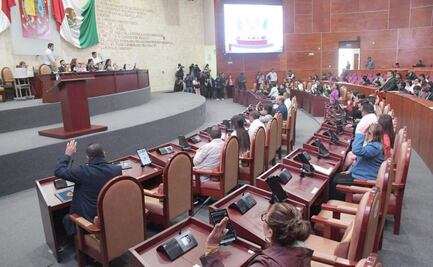 Aprueban exhorto para implementar “mecanismo especial” y titular a 19 generaciones de normalistas; buscan darles garantía de sus estudios