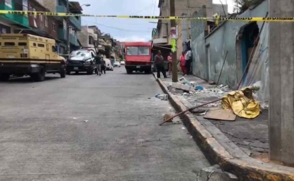 Así quedó la pared tras chocar de reversa la camioneta de valores Foto: Especial