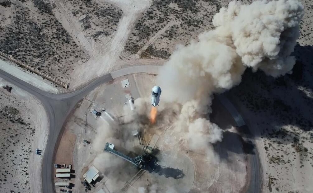 New Shepard (NS-14) despega del sitio de lanzamiento uno de Blue Origin en el oeste de Texas en el 2021. Foto: NASA