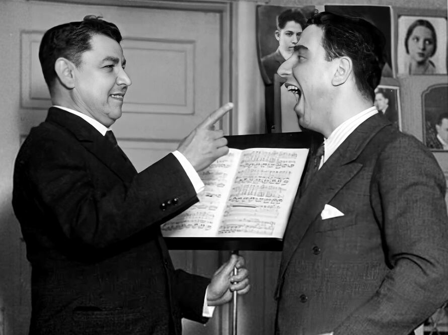 Enrico Caruso Jr. tomó clases de canto intensivas con Adolfo de la Huerta para adquirir una voz capaz de cantar óperas al igual que su padre, para su sorpresa después de meses tomando lecciones diarias, adquirió la voz de un tenor que le daría contratos para actuar en el cine. Foto: X, @INHERM/ Especial.