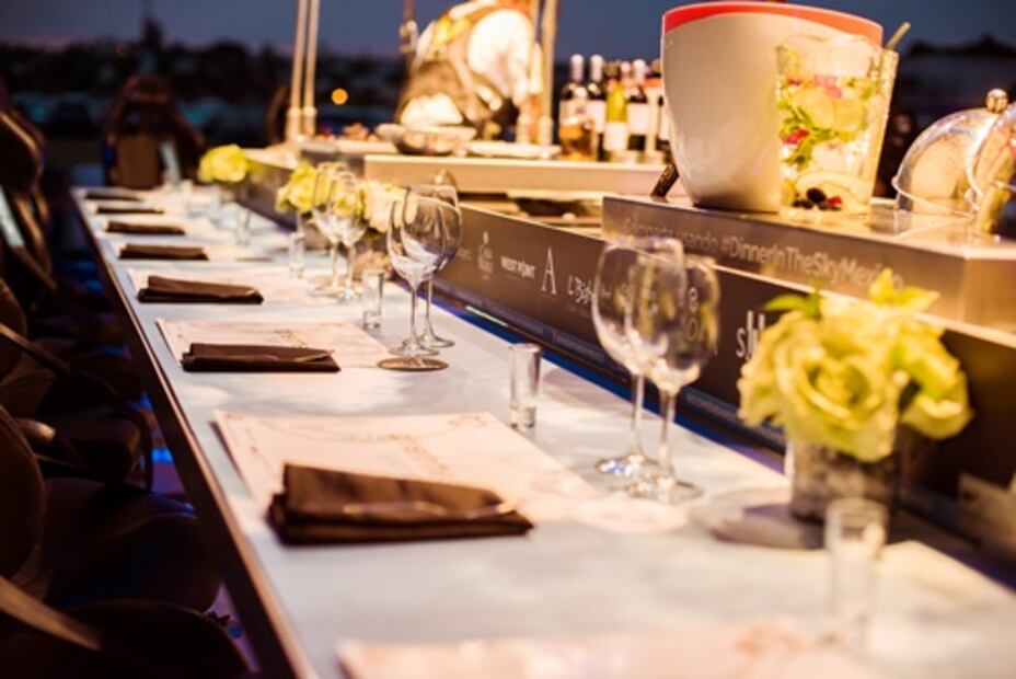 Disfruta de un atardecer de la CDMX en las alturas y cena delicioso