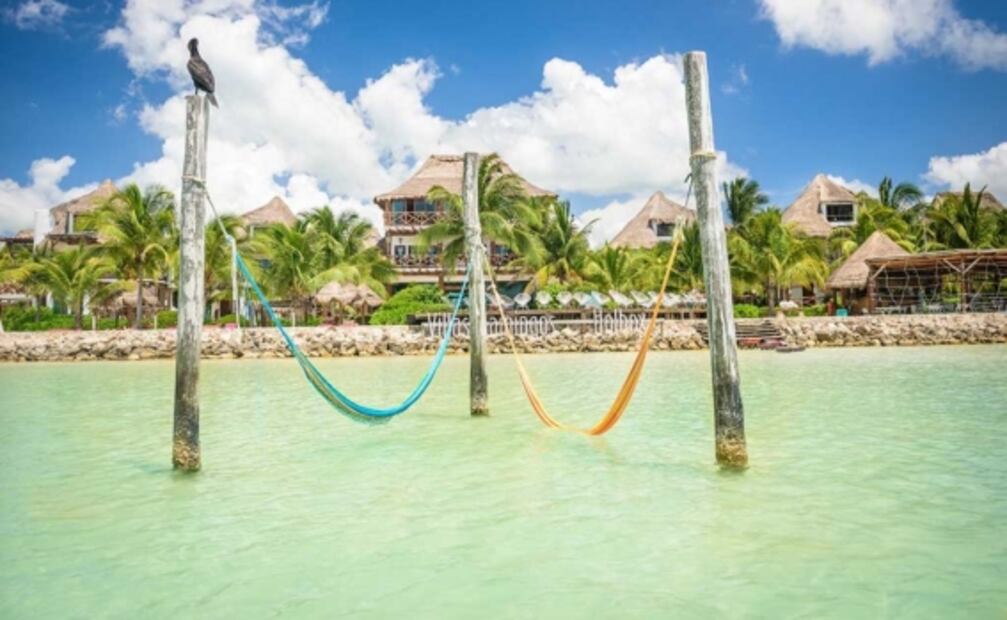 Un hotel rodeado de canales y otros lugares increíbles para dormir en Holbox