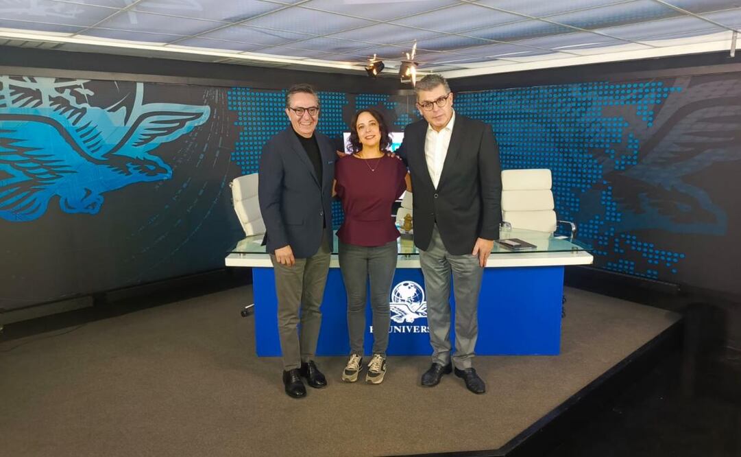 Con los de Casa con Juan Carlos Machorro, David Aponte y Maite Azuela sobre Mexicana de Aviación. Foto: Diego Prado/EL UNIVERSAL