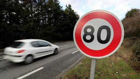 ¿Cuál es el límite de velocidad en las autopistas de México y cuánto es la multa por excederlo?