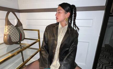 Dua Lipa viste lencería sobre coloridas medias e impone tendencia