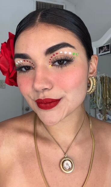 Maquillaje patrio para lucir espectacular el 15 de septiembre