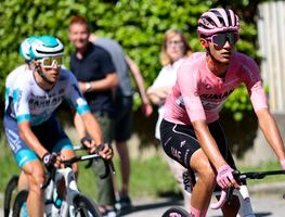 Isaac del Toro mantiene la 'Maglia Rosa' en el Giro de Italia; el mexicano es líder a falta de tres etapas