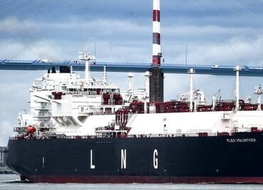 Barcos llenos de gas esperan frente a las costas europeas