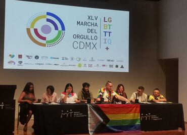 Va 45 Marcha del Orgullo LGBTTTIQ+ de CDMX por reconocimiento de identidades trans no binarias
