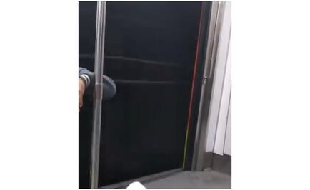 Captan en video cuando tren de Línea 9 del Metro avanza con puertas abiertas