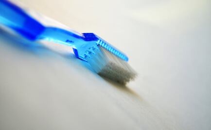 Cofece inicia juicio contra proveedores del gobierno por cepillos de dientes