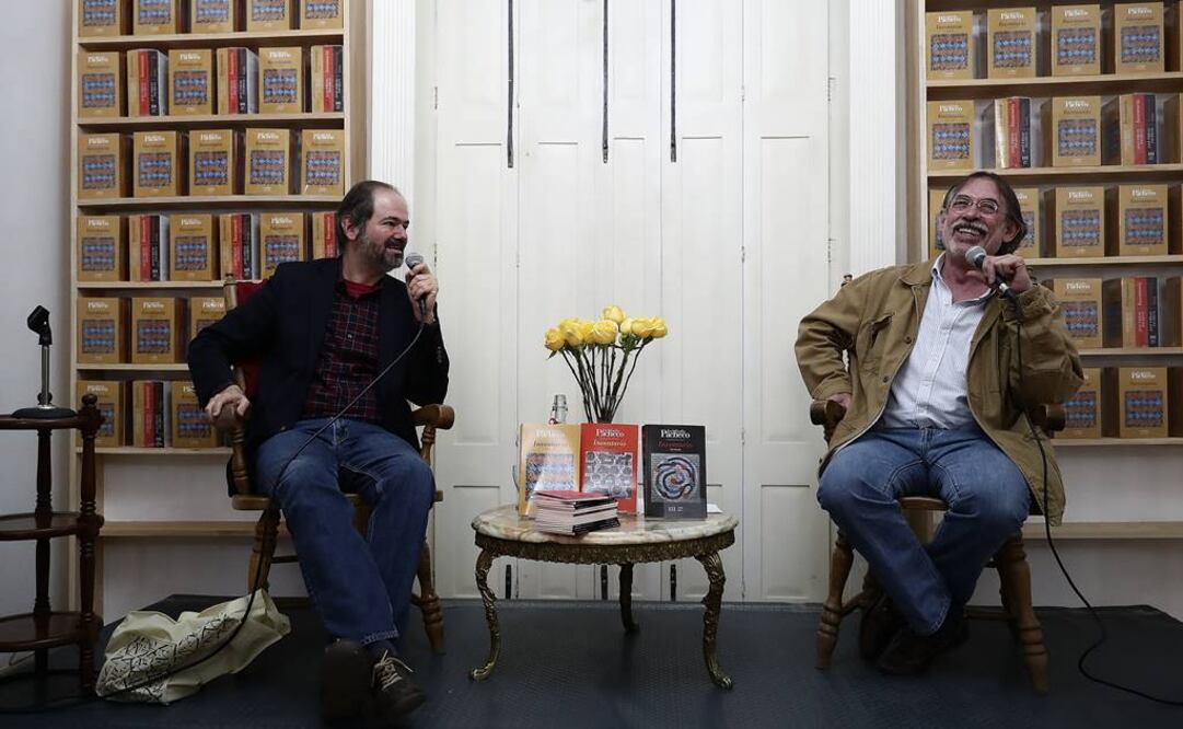 Villoro y Uribe presentaron la publicación. FOTO: Alejandro Acosta/EL UNIVERSAL.