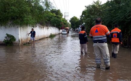Atienden a habitantes afectados por lluvias en Guerrero