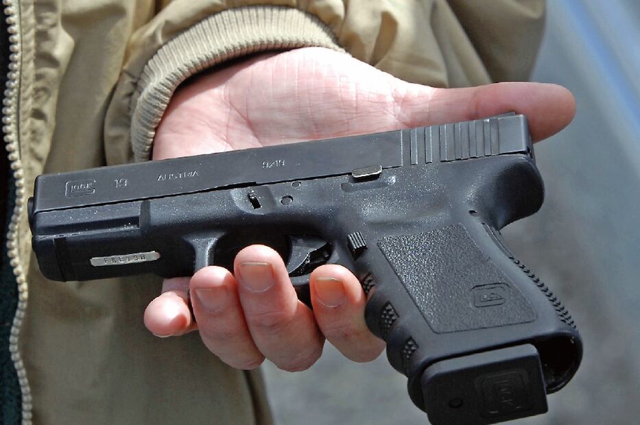 El arma de fuego recuperada con mayor frecuencia fue la pistola Glock de 9 mm, que representó 4% (2 mil 70 unidades) del total de armas aseguradas. Foto: archivo