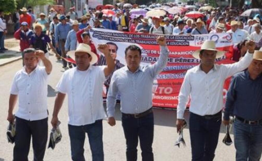 En el Día del Maestro, exigen cancelación de la reforma educativa con marchas