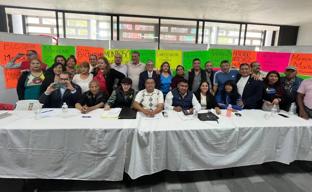 Alberto Vargas, locatario del mercado Río Blanco, indicó que sí están en desacuerdo con el abasto popular de los legisladores, y que se trata de una competencia desleal. Foto: Especial.