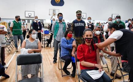 Claudia Sheinbaum recibe vacuna contra Covid-19 en módulo de Tlalpan