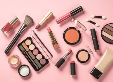 Detectan químicos nocivos en cientos de cosméticos en Europa; reducen la fertilidad y aumentan los riesgos de cáncer