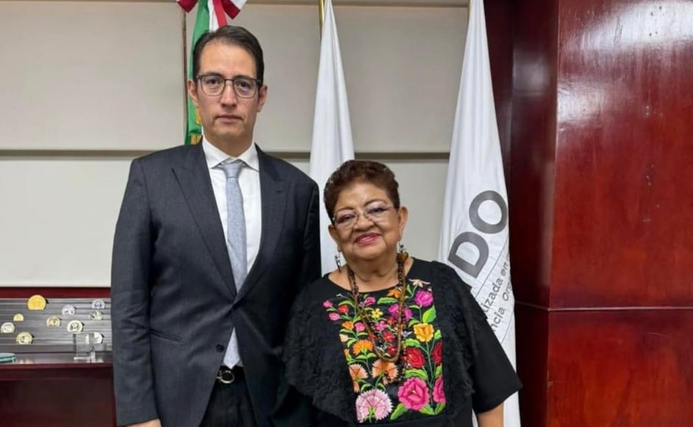 Ernestina Godoy Ramos, encargada de despacho de la FGR, sostuvo una reunión con César Oliveros Aparicio, quien asume la titularidad de la Fiscalía Especializada en Materia de Delincuencia Organizada. Foto: Especial