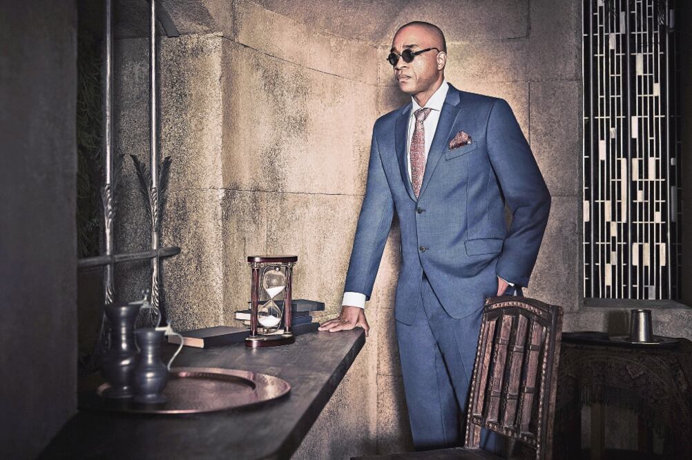 Worthy interpreta a un maestro de magia que ayuda a jóvenes. (CORTESÍA SYFY)