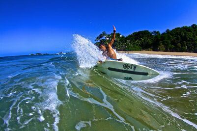 Ni el surf se escapa del dedazo de directivos