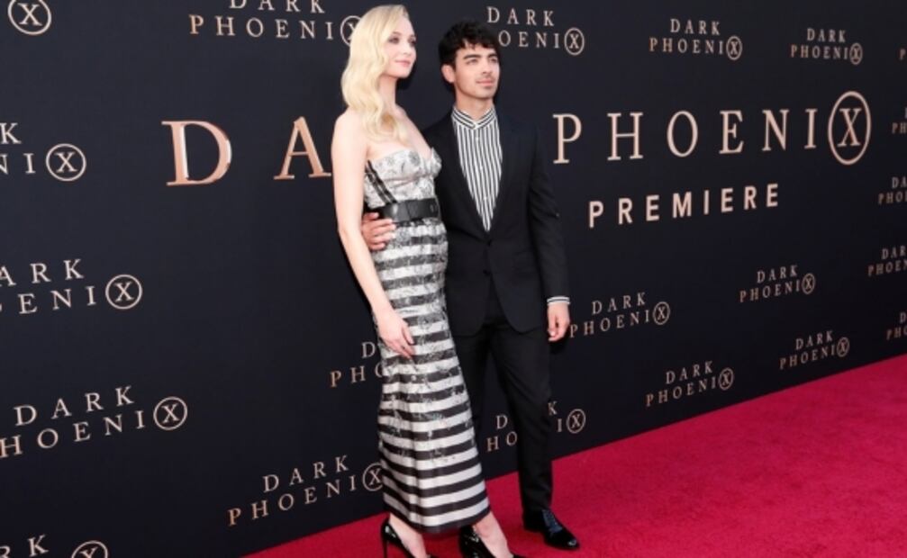Sophie Turner deslumbra en el estreno mundial de "Dark Phoenix"