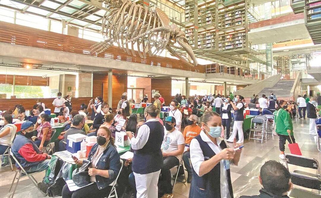 Anuncian tercera dosis Covid-19 para maestros y personal de salud