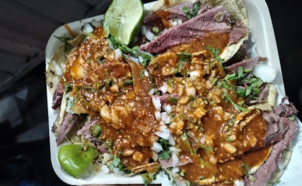 Lugares para comer tacos y tortas de lengua. Foto: Carlos López