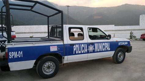 Aseguran camioneta robada en Veracruz; policías de Atzacan la usaban como patrulla