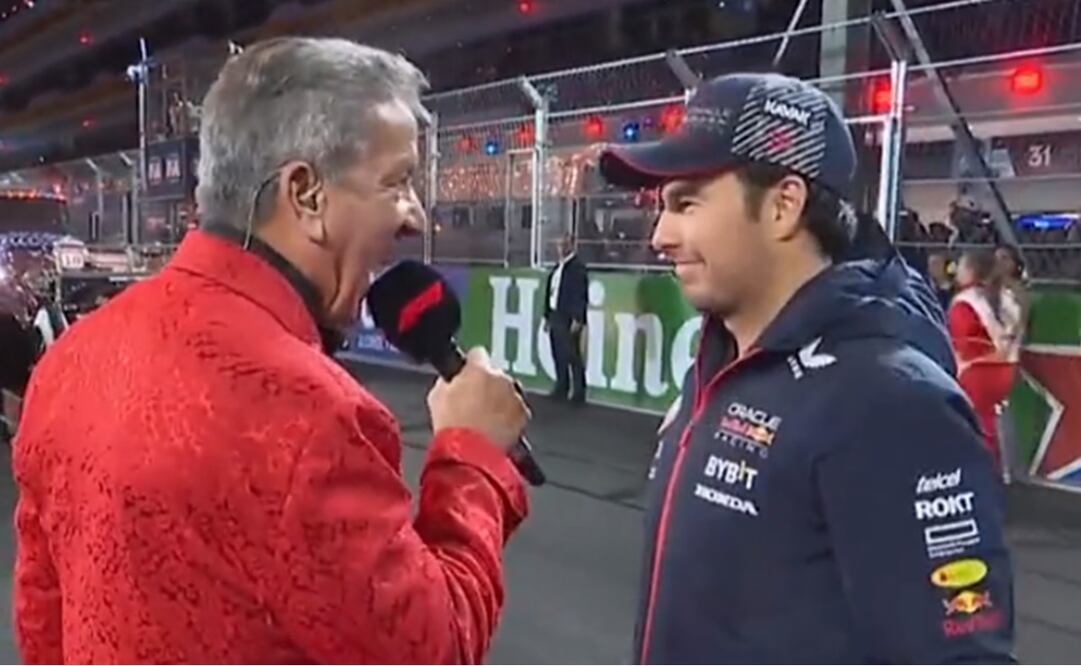 Checo Pérez vive incómodo y divertido momento con Bruce Buffer en el GP de Las Vegas