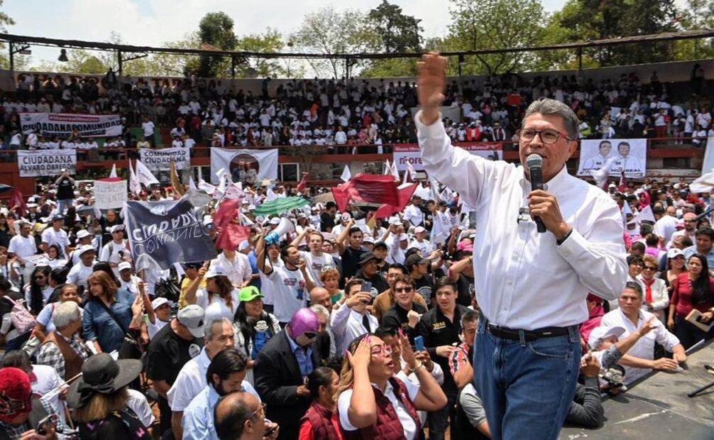 Aspirante a la presidencia Ricardo Monreal en asamblea informativa en alcaldía Álvaro Obregón, Ciudad de México. Foto: Especial