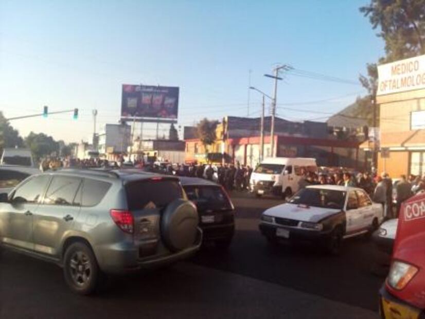 Mezcaleros protestan frente al IMPI en CDMX